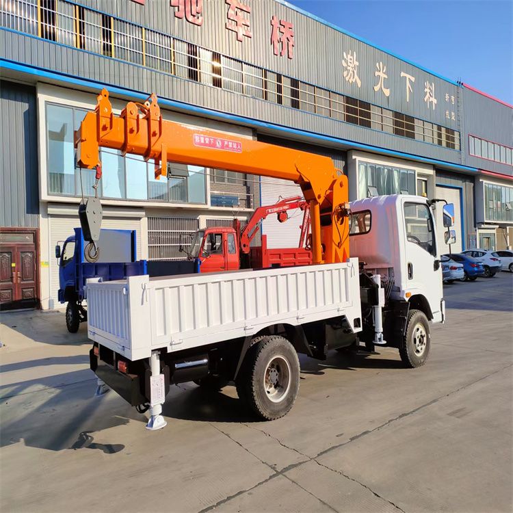 望城区三轮随车吊定制 农用改装机自备吊中瑞长期出售